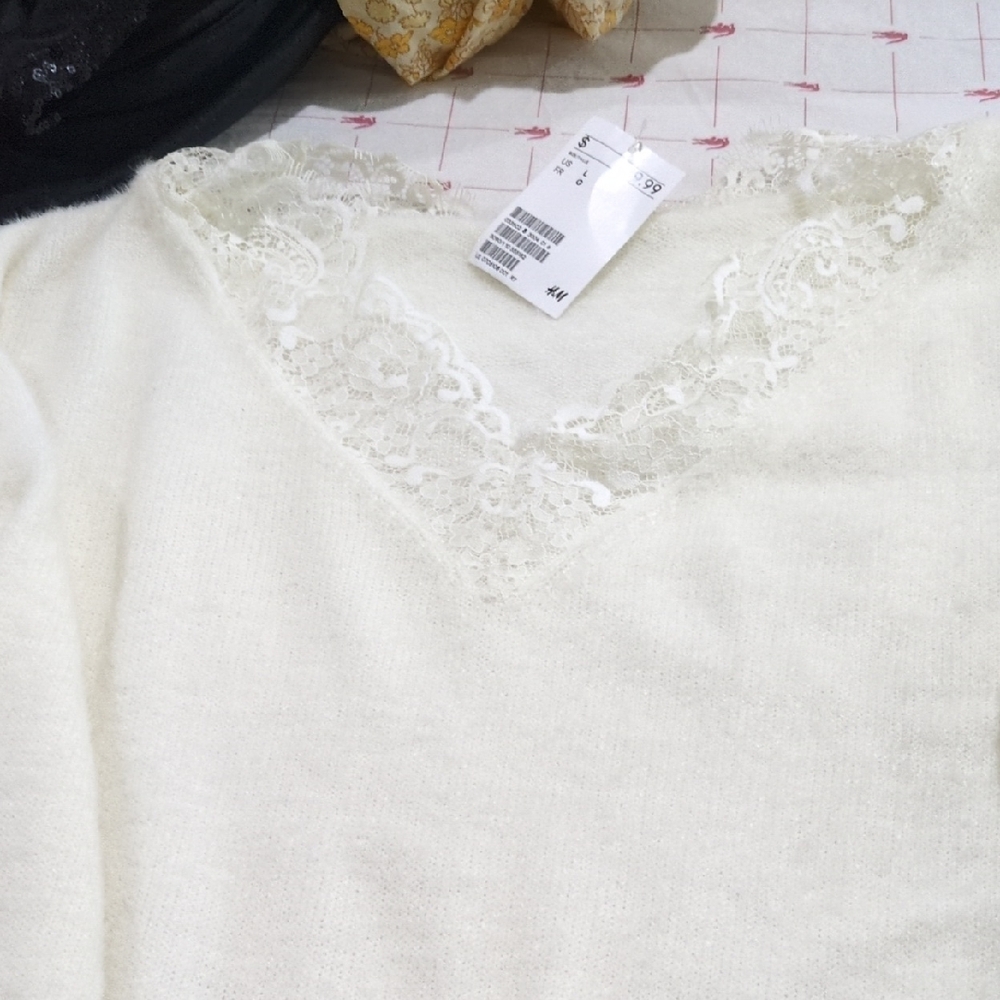 H&M Women's Ivory V-Neck Sweater with Lace Trim